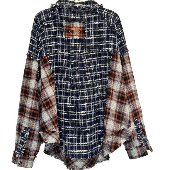Oli + Hali – Color Block Frayed Hem Plaid Shacket – Blue/Red Plaid – Size Medium - Picture 4 of 5